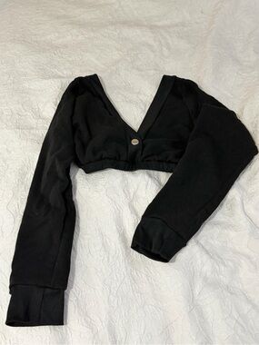 Thrill Black Cropped V-Neck Snap Front Top